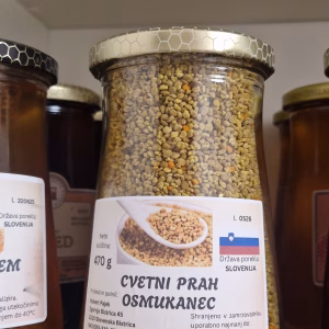 Cvetni prah osmukanec